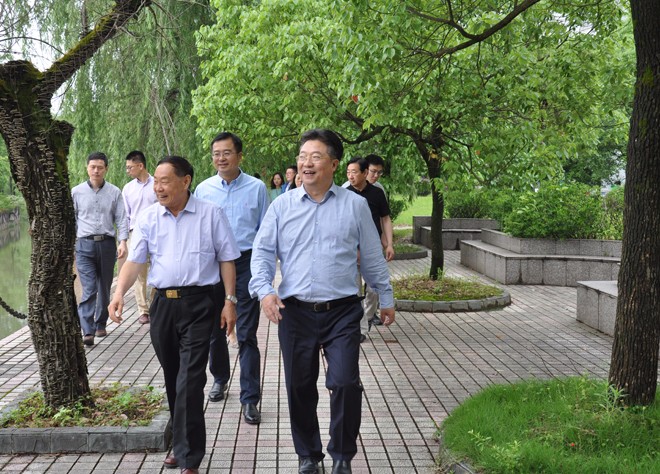 湖州市政协主席杨建新一行到上墅教育集团调研