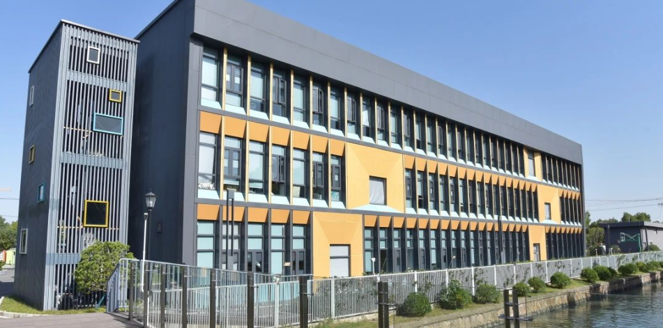 上海赫贤学校