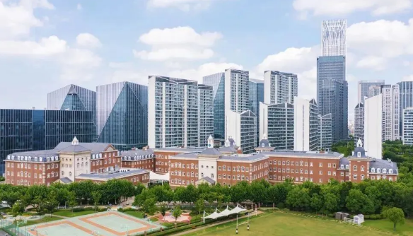 2025年上海惠灵顿学校招生学费是多少？