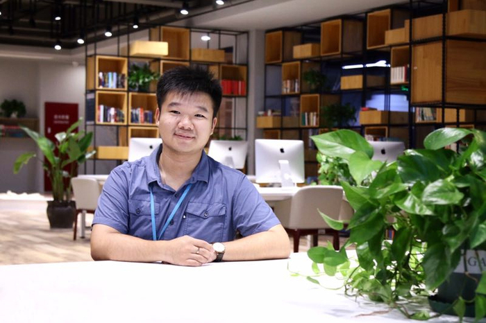 沈致远 英语老师 毕业于爱丁堡大学TESOL专业，主攻方向为语言和学科联合授课（CLIL），获得理学硕士学位。雅思阅读听力满分达人。曾在上海三所知名留学语言培训机构担任英语教师。