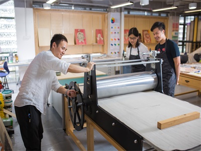 深圳市万科梅沙书院2021年招生入学学费是多少？